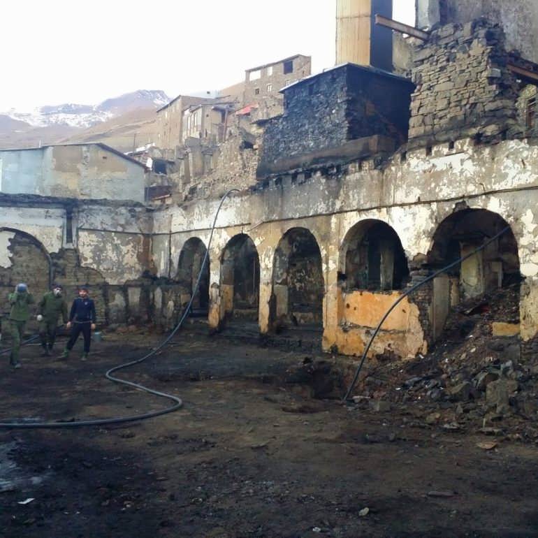 Фото Гочоб. Сгоревшая мечеть