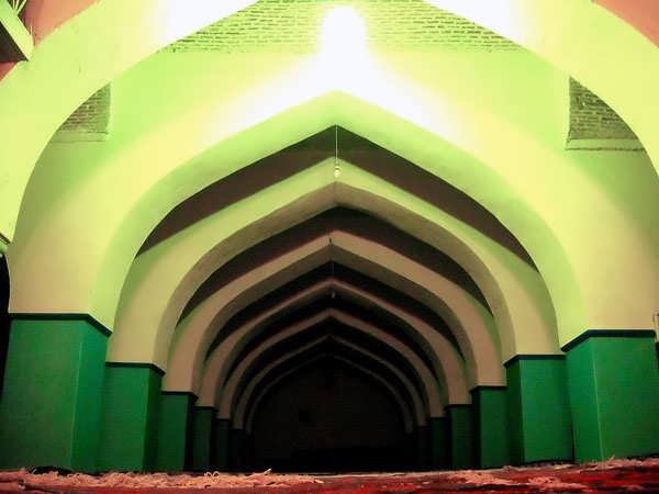 Двор Джума-мечети был главной площадью Дербента / Фото из России
