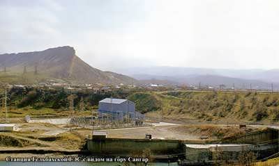 Станция Гельбахской ГЭС с видом на гору Сангар